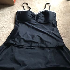 Black and white tankini 2 pc size 12